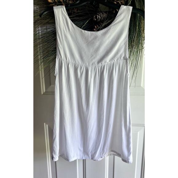 Pristine White Batik Ball Sleeveless Rayon top Size Small/Medium-Not For Sale - Picture 4 of 13